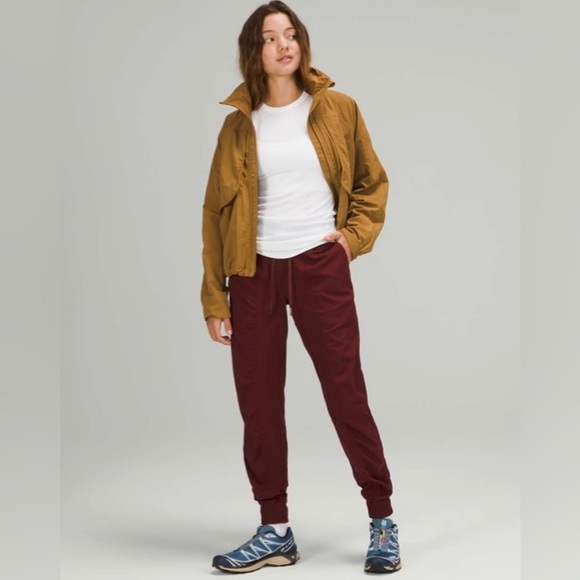Lululemon Dance Studio Joggers in Red Merlot Size 4 - Picture 8 of 8